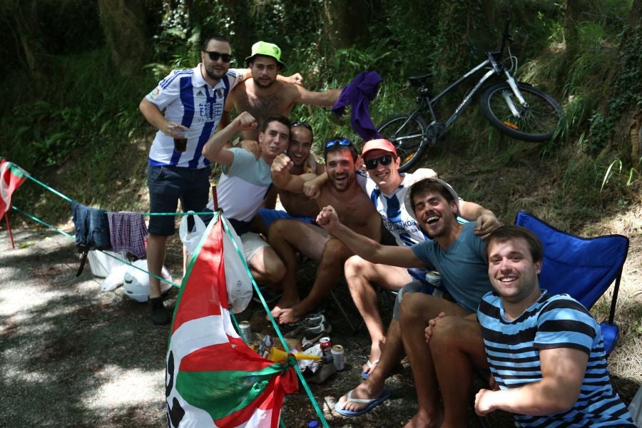 Un gran ambiente en la subida final de la clasica San Sebastián 2018, a los ciclistas no les faltará apoyo
