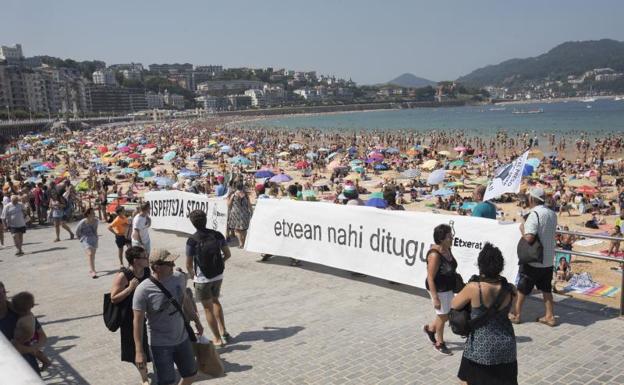 Protesta de Etxerat en La Concha. 