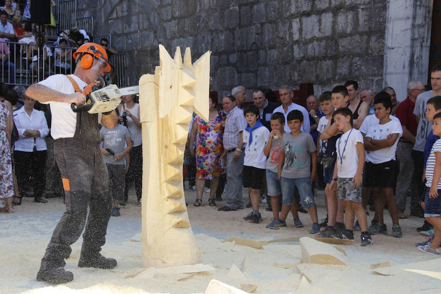 as fiestas de Itziar, las Kopraixak, comenzaron el sábado y concluirán el miércoles. Ayer celebraron uno de los actos más queridos por los itziartarras., el relacionado con el culto y devoción a la Virgen de Itziar. 