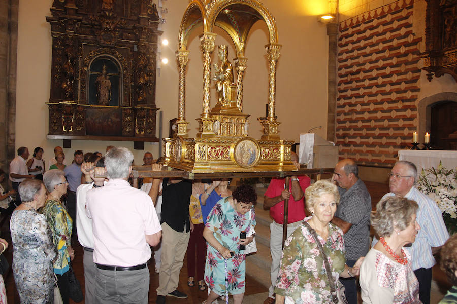 as fiestas de Itziar, las Kopraixak, comenzaron el sábado y concluirán el miércoles. Ayer celebraron uno de los actos más queridos por los itziartarras., el relacionado con el culto y devoción a la Virgen de Itziar. 