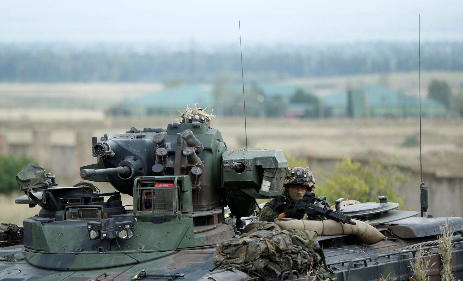 Soldados ucranianos durante los ejercicios militares multinacionales «Noble Partner 2018» en la base militar de Vaziani, a las afueras de Tbilisi, Georgia,