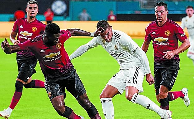 Theo Hernández aparece en el primer encuentro de la Internacional Champions Cup que jugó el Real Madrid ante el Manchester United en Miami.
