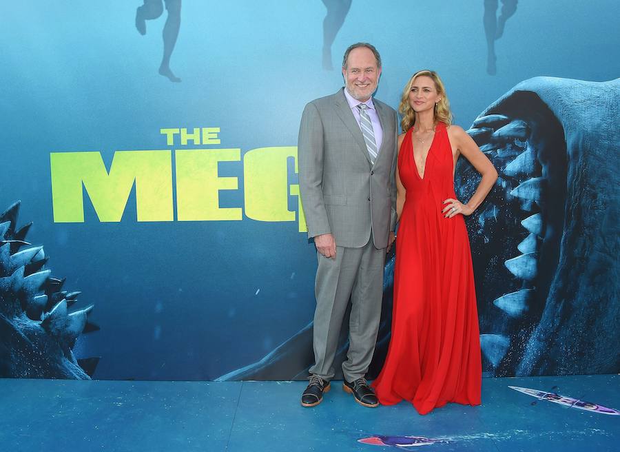 Los miembros del elenco de actores de 'Megalodón' posan en su estreno de Los Ángeles. La nueva película de Jon Turteltaub se estrenará el 10 de agosto en Europa