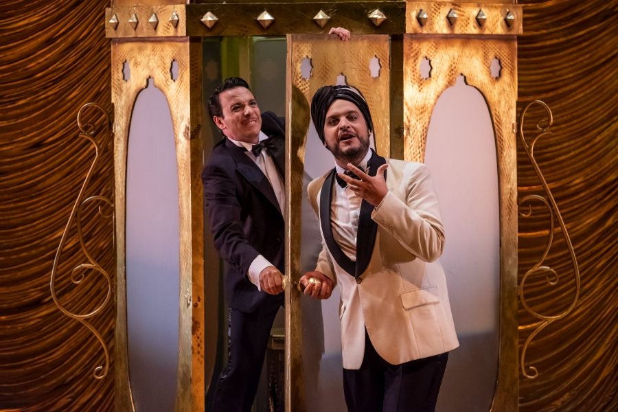 Paolo Arrivabeni dirige esta producción que se estrenó en mayo en Buenos Aires y transmite «las ganas de vivir queda la música de Rossini» 