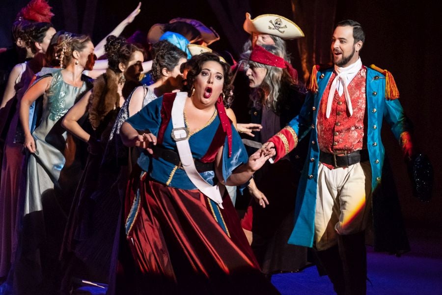 Paolo Arrivabeni dirige esta producción que se estrenó en mayo en Buenos Aires y transmite «las ganas de vivir queda la música de Rossini» 