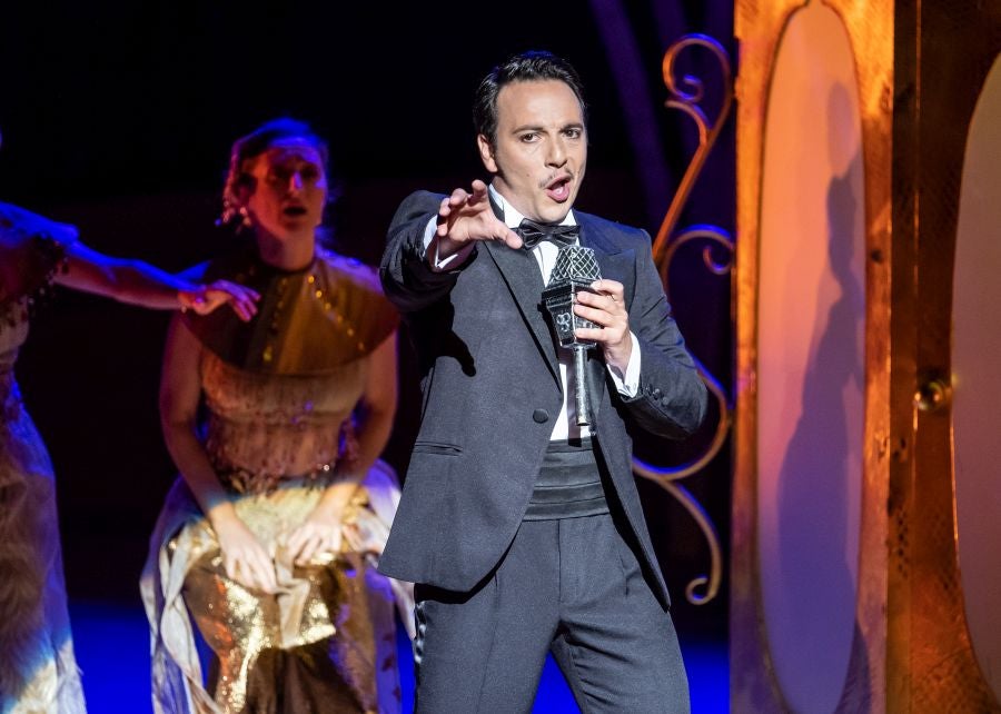 Paolo Arrivabeni dirige esta producción que se estrenó en mayo en Buenos Aires y transmite «las ganas de vivir queda la música de Rossini» 