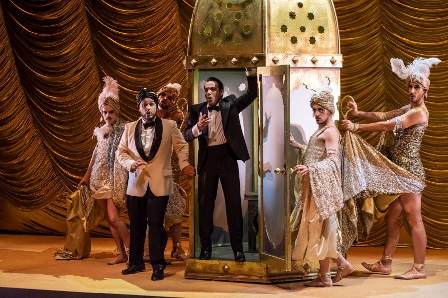 Paolo Arrivabeni dirige esta producción que se estrenó en mayo en Buenos Aires y transmite «las ganas de vivir queda la música de Rossini» 