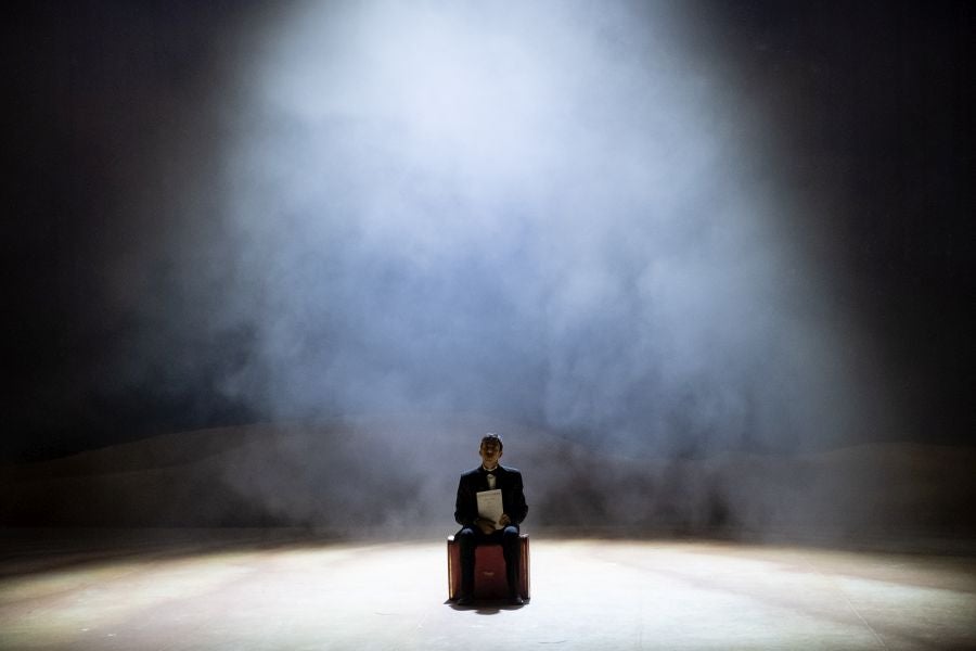 Paolo Arrivabeni dirige esta producción que se estrenó en mayo en Buenos Aires y transmite «las ganas de vivir queda la música de Rossini» 