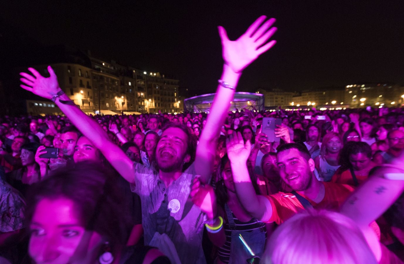 El público vibró con la actuación de la donostiarra en el inicio de las fiestas