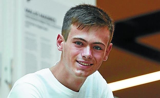 A sus 17 años, Telmo Esnaola sueña con abrirse camino en el mundo de la música de baile.