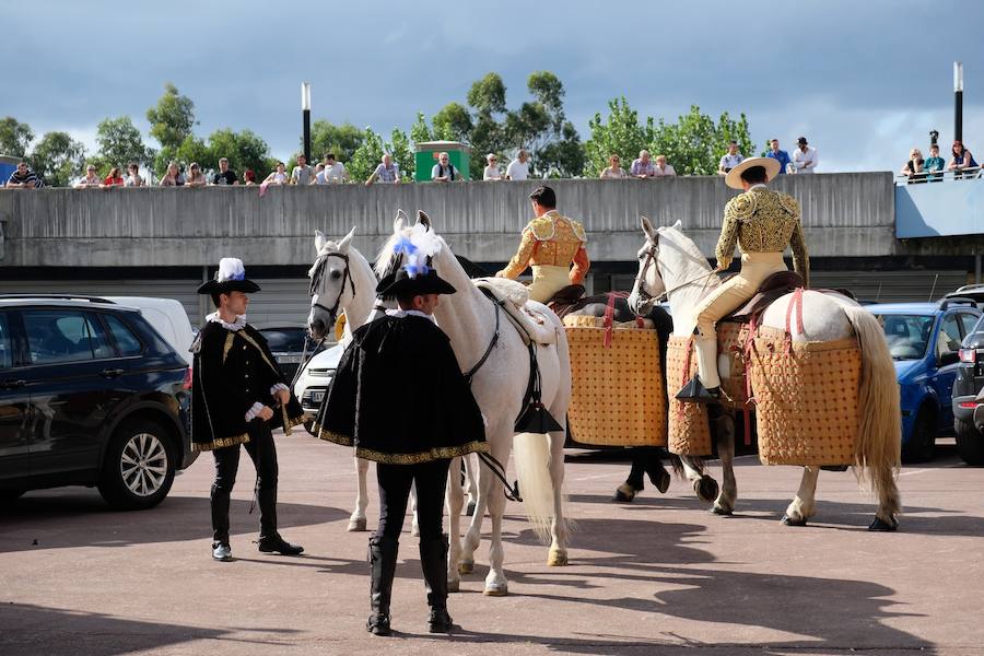 La ausencia de Cayetano ha convertido la corrida en un mano a mano entre Roca Rey y Enrique Ponce