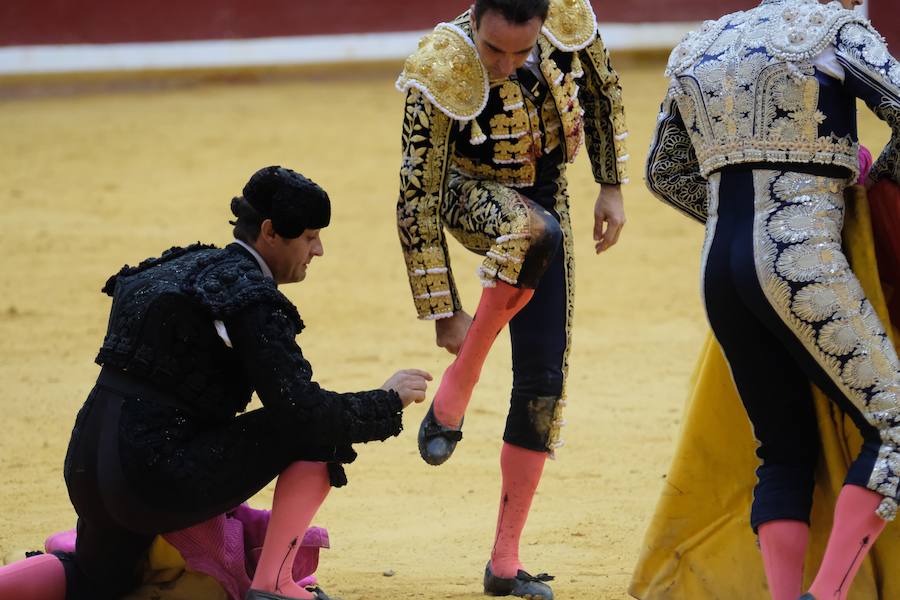 La ausencia de Cayetano ha convertido la corrida en un mano a mano entre Roca Rey y Enrique Ponce