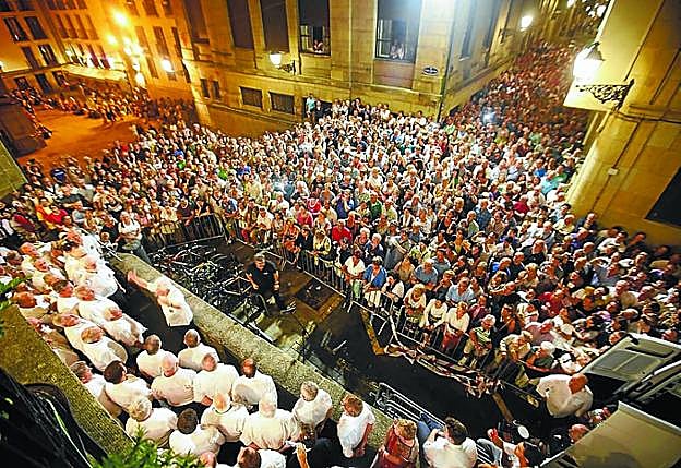 Cuatro escenarios para invitar a todos  los donostiarras a que se unan a la fiesta