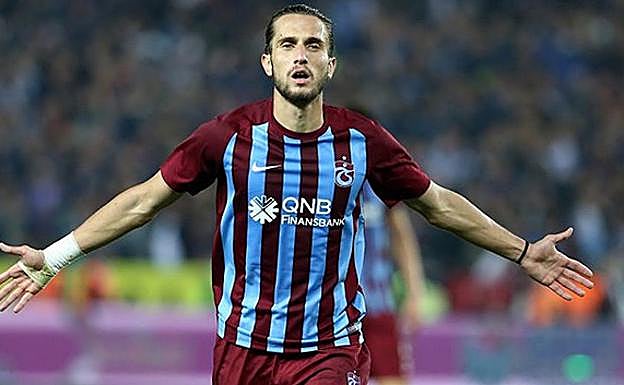Yusuf Yazici celebra un gol con el Tabzonspor. 