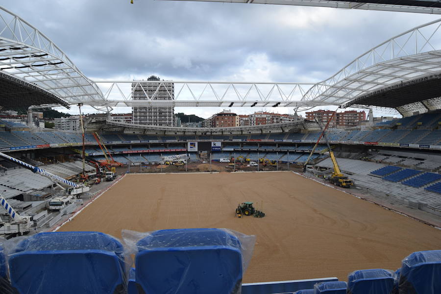 El estadio de Anoeta ya muestra en buena parte cómo estará el día de su reapertura, el 15 de septiembre, ante el F.C. Barcelona