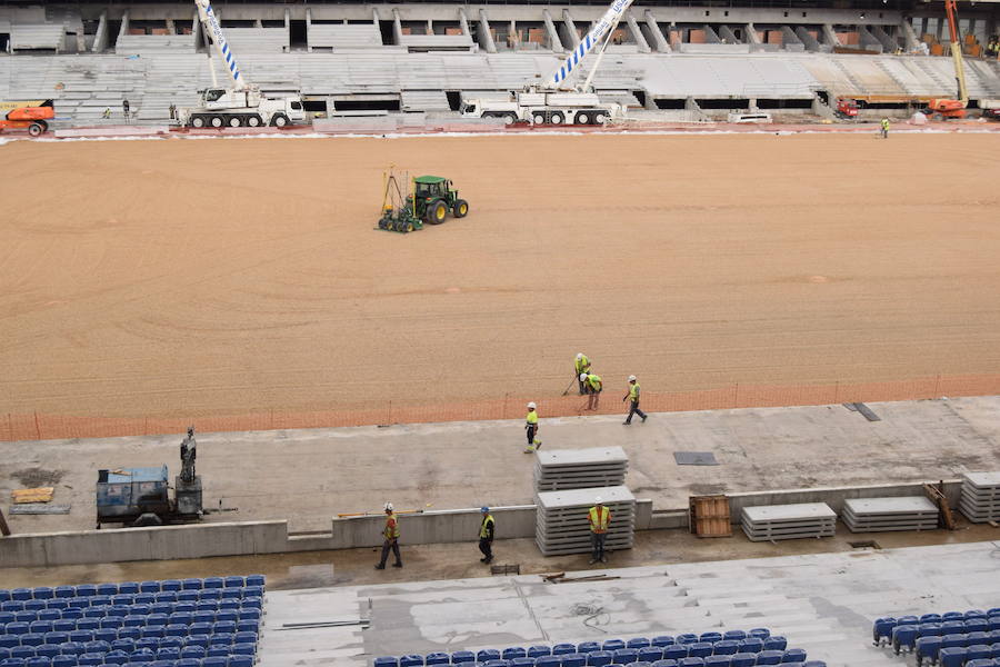 El estadio de Anoeta ya muestra en buena parte cómo estará el día de su reapertura, el 15 de septiembre, ante el F.C. Barcelona