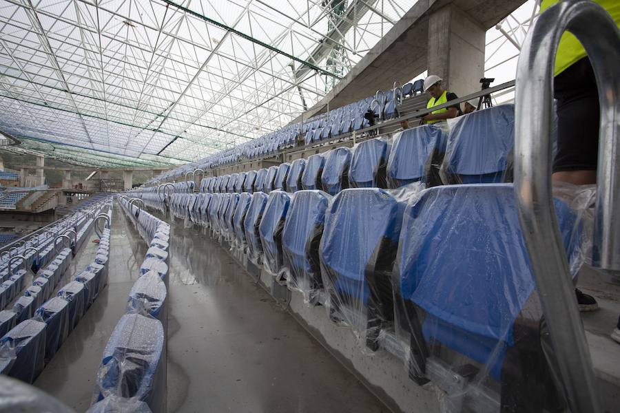 A poco menos de un mes de su reestreno, las obras del estadio de Anoeta presentan grandes avances en los últimos días. Todo estará listo para el Real Sociedad - F.C. Barcelona del próximo 15 de septiembre.