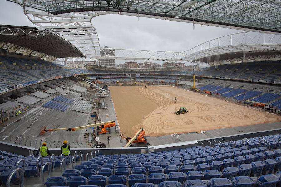 A poco menos de un mes de su reestreno, las obras del estadio de Anoeta presentan grandes avances en los últimos días. Todo estará listo para el Real Sociedad - F.C. Barcelona del próximo 15 de septiembre.