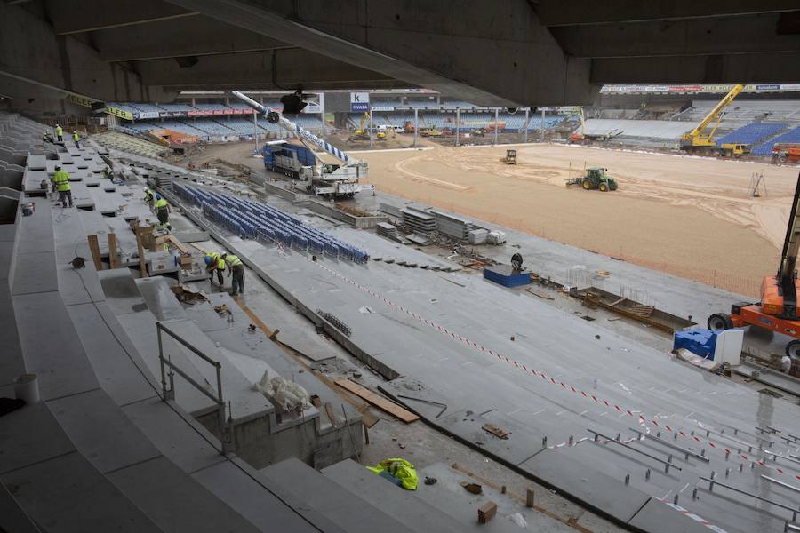 A poco menos de un mes de su reestreno, las obras del estadio de Anoeta presentan grandes avances en los últimos días. Todo estará listo para el Real Sociedad - F.C. Barcelona del próximo 15 de septiembre.