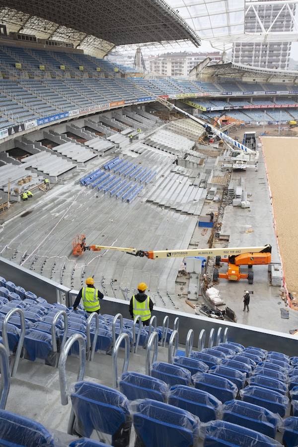 A poco menos de un mes de su reestreno, las obras del estadio de Anoeta presentan grandes avances en los últimos días. Todo estará listo para el Real Sociedad - F.C. Barcelona del próximo 15 de septiembre.