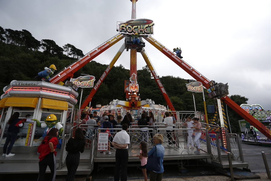 Las atracciones del Paseo Nuevo ofrecen entretenimiento y emociones fuertes para grandes y pequeños