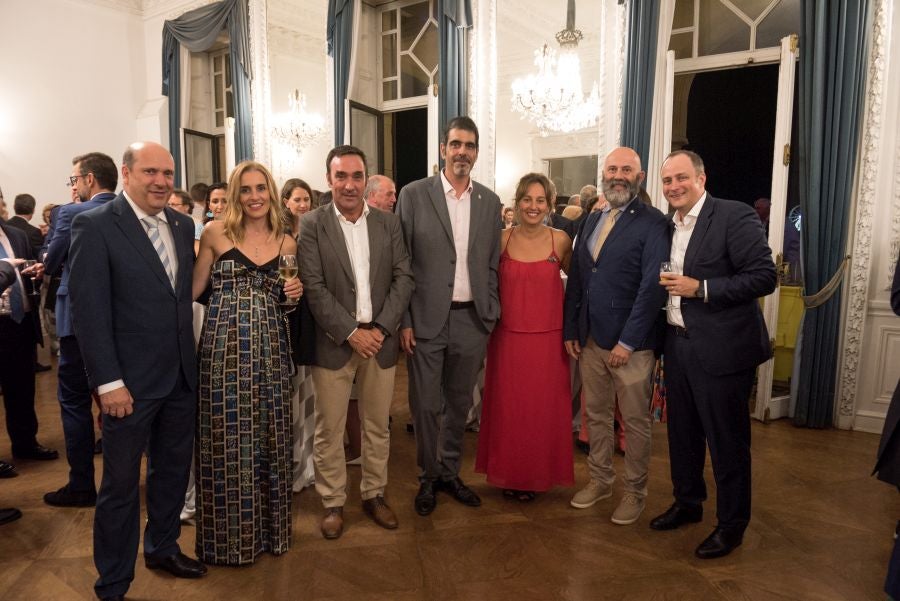 La tradicional fiesta de Teledonosti en el Palacio Miramar de San Sebastián volvió a congregar a diversos representantes de la sociedad guipuzcoana. 