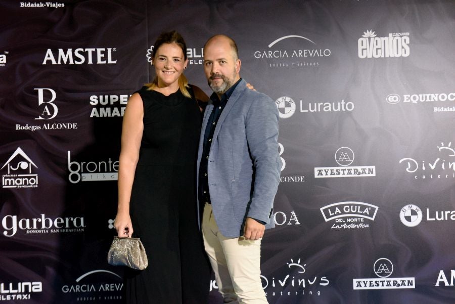 Los invitados pudieron disfrutar de los fuegos artificiales desde los jardines del palacio y comentarlos en lo que fue una divertida y 'glamourosa' fiesta en la que no faltó el buen humor.