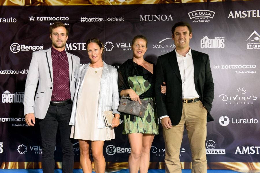 Los invitados pudieron disfrutar de los fuegos artificiales desde los jardines del palacio y comentarlos en lo que fue una divertida y 'glamourosa' fiesta en la que no faltó el buen humor.