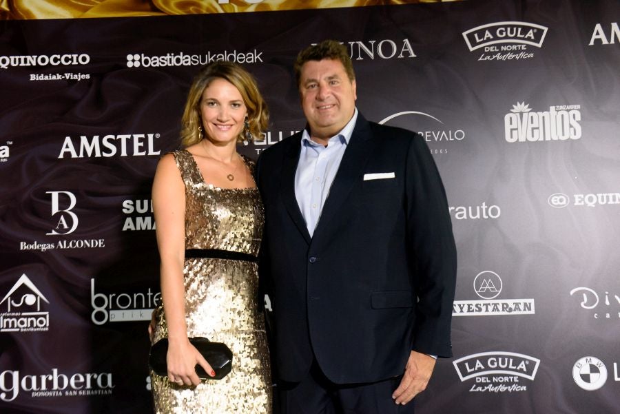 Los invitados pudieron disfrutar de los fuegos artificiales desde los jardines del palacio y comentarlos en lo que fue una divertida y 'glamourosa' fiesta en la que no faltó el buen humor.