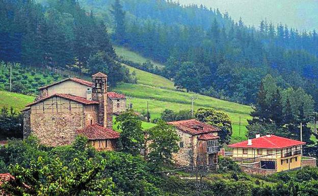 Parques, plazas, campos de fútbol y un frontón, entre los bienes de la Iglesia en Gipuzkoa