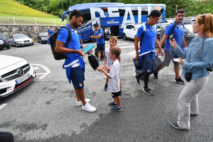 La plantilla de la Real, menos los lesionados y De La Bella, que está pendiente de solucionar su futuro, se ha entrenado en una sesión matutina en Zubieta.