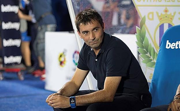 Asier Garitano, en el banquillo de Butarque. 