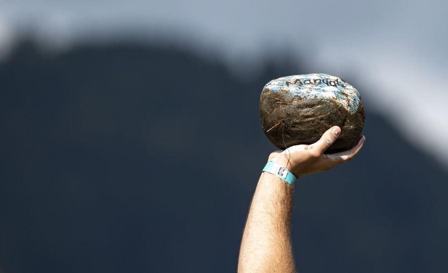 En Schliersee, Baviera, los participantes de Alemania, Suiza y Austria miden sus fuerzas en once disciplinas diferentes, dentro del VII Highland Games Schliersee.