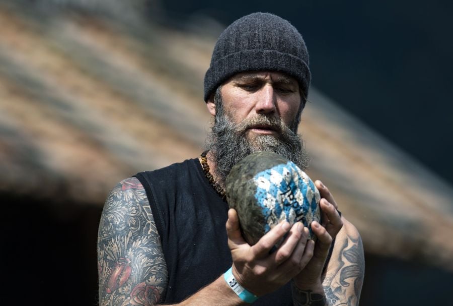 En Schliersee, Baviera, los participantes de Alemania, Suiza y Austria miden sus fuerzas en once disciplinas diferentes, dentro del VII Highland Games Schliersee.