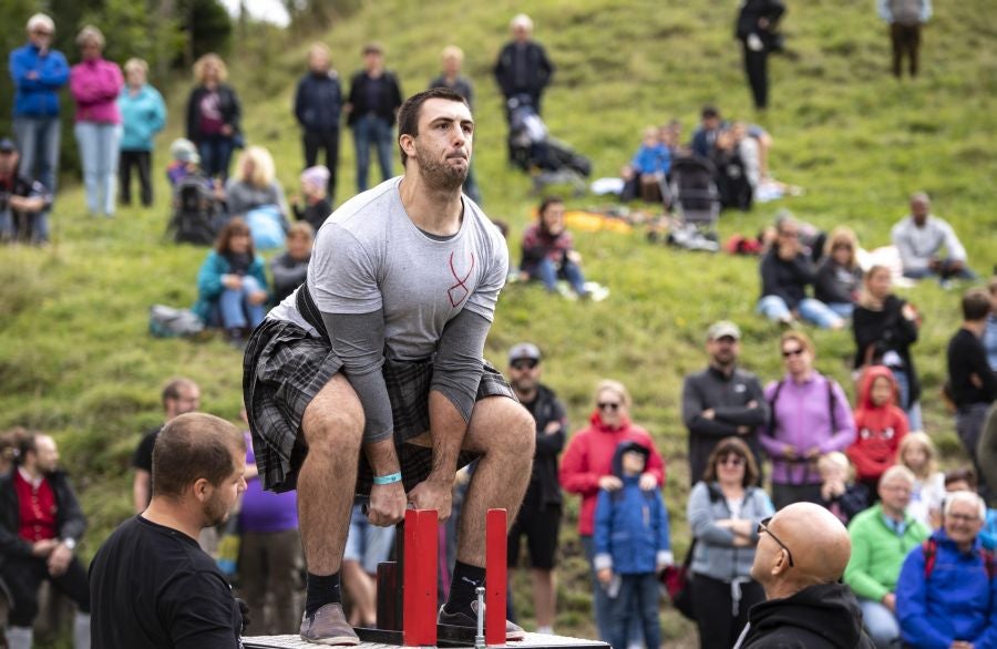 En Schliersee, Baviera, los participantes de Alemania, Suiza y Austria miden sus fuerzas en once disciplinas diferentes, dentro del VII Highland Games Schliersee.