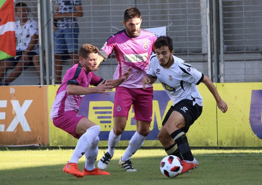 Orbegozo, de cabeza, igualó el gol inicial de Esnaola en propia puerta 