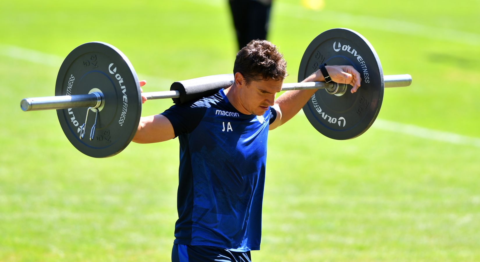 Navas y Moya se incorporan al primer entrenamiento de la semana con el que los realistas preparan el derbi contra el Eibar el viernes en Ipurua (22.00 horas). El inicio de la sesión estaba anunciado a las 10.30 horas pero no ha sido hasta las 11.45 cuando los 22 futbolistas que se entrenan a las órdenes de Asier Garitano han aparecido por la bocana de vestuarios.