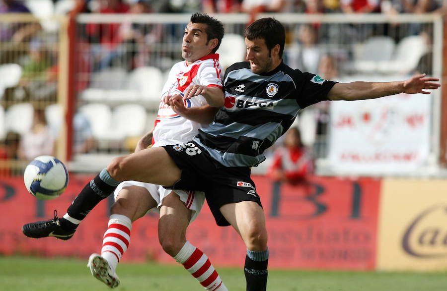 2009. Agirretxe en acción en el partido de la Real Sociedad ante el Rayo Vallecano.