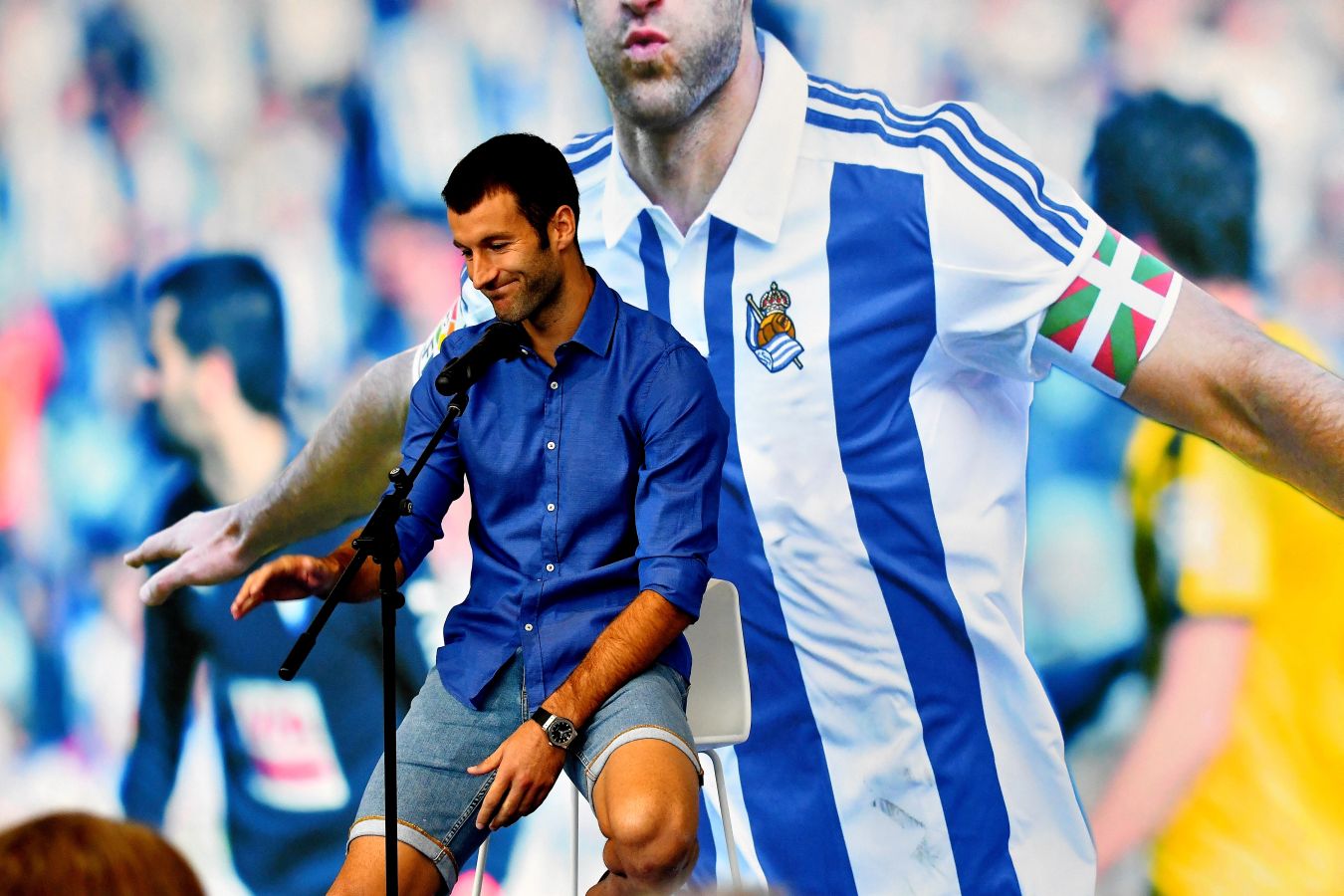 Imanol Agirretxe ha comparecido en Zubieta para despedirse de la afición txuri-urdin y de su compañeros. 