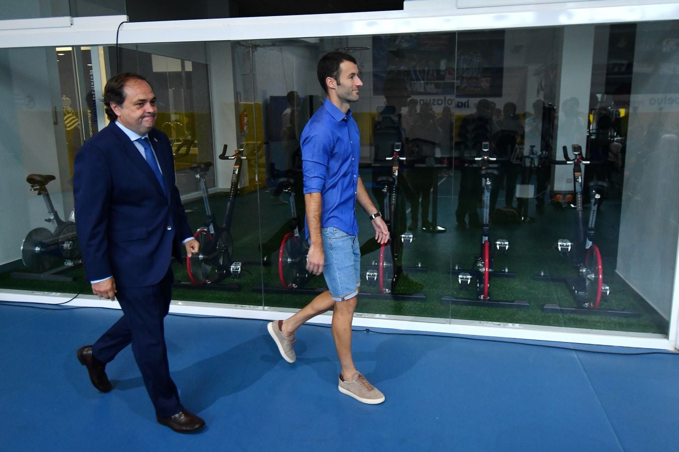 Imanol Agirretxe ha comparecido en Zubieta para despedirse de la afición txuri-urdin y de su compañeros. 