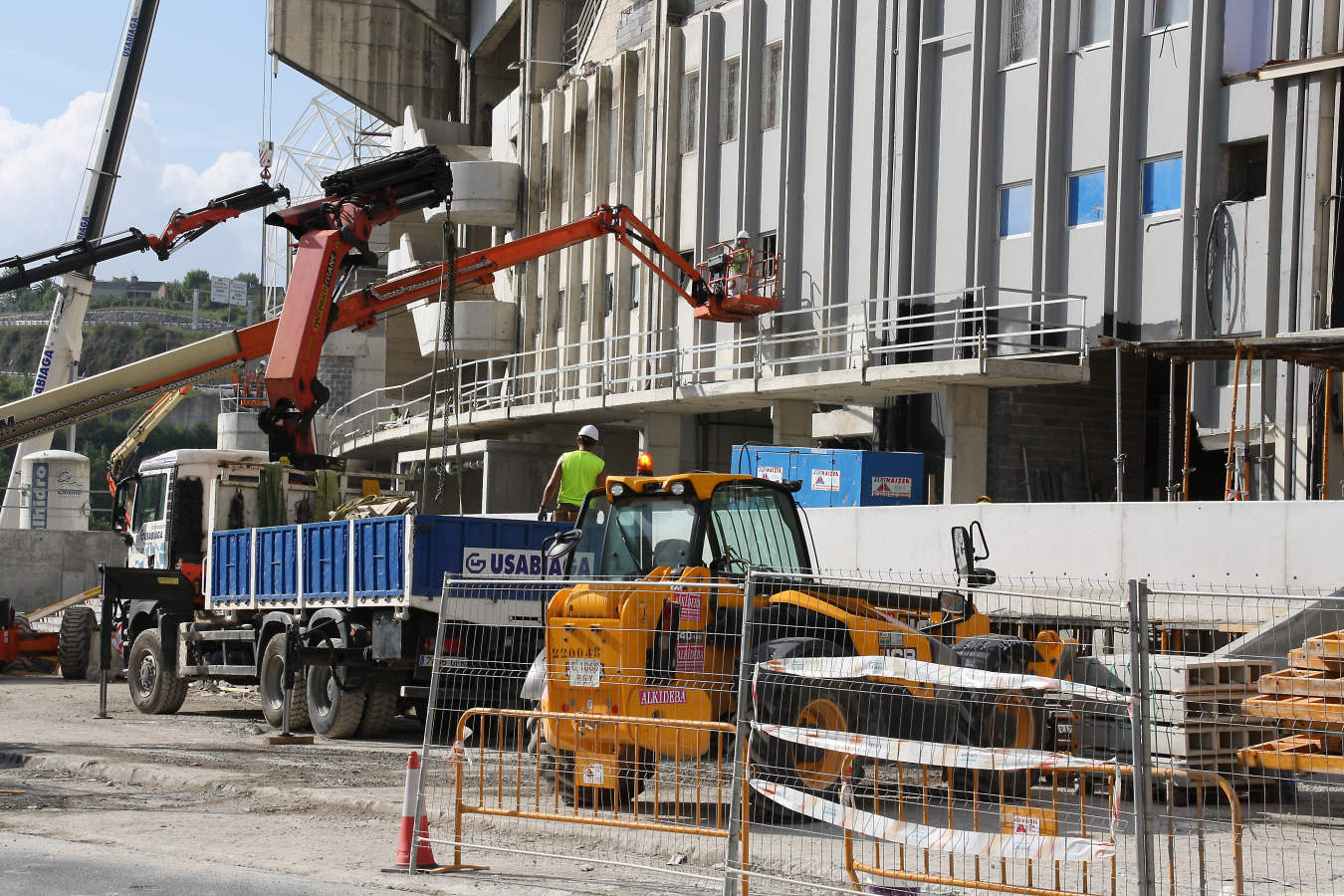 La reforma del estadio de Anoeta sigue su curso para poder abris sus puerta el 15 de septiembre ante el Barcelona