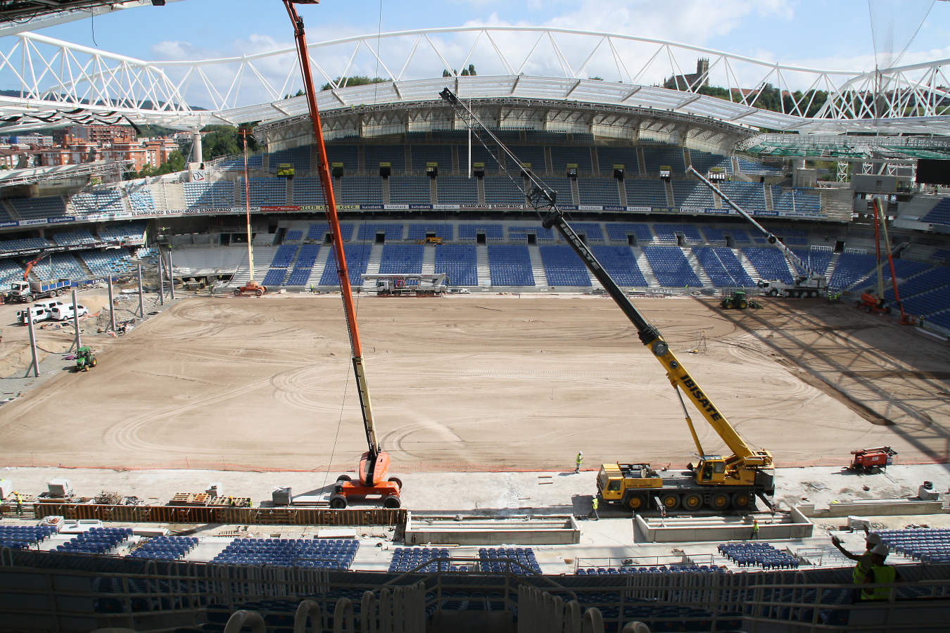 La reforma del estadio de Anoeta sigue su curso para poder abris sus puerta el 15 de septiembre ante el Barcelona