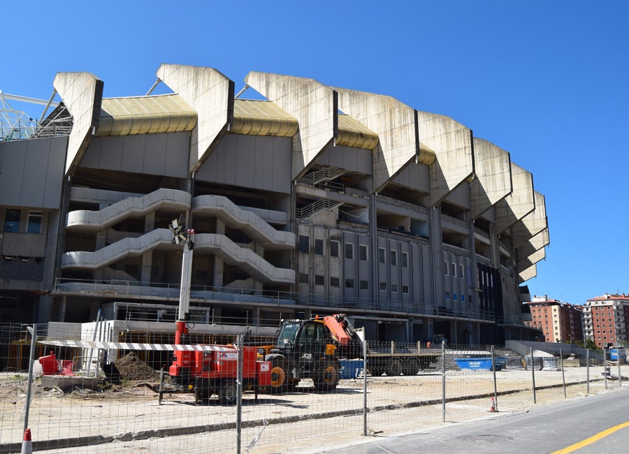 La reforma del estadio de Anoeta sigue su curso para poder abrir sus puerta el 15 de septiembre ante el F.C. Barcelona