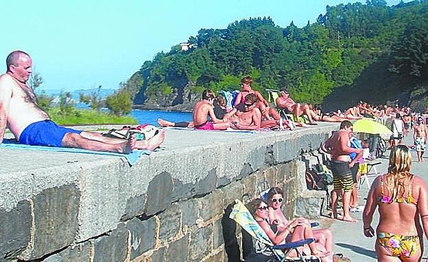 Una de las piscinas de agua de mar, el pasado domingo. 