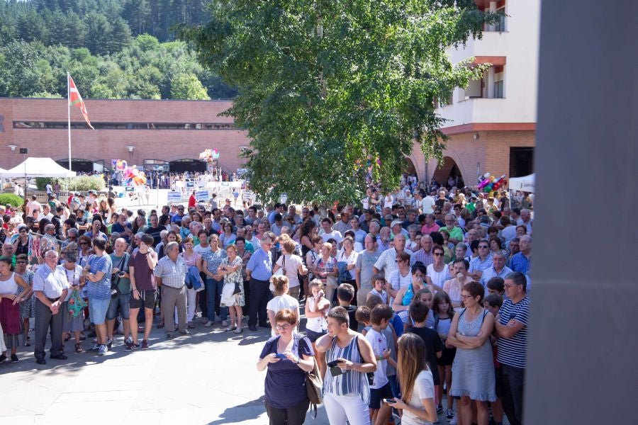 El Artzain Eguna de Gipuzkoa ha cumplido este domingo 28 años celebrándose en el centro de Legazpi, con la flor y nata del pastoreo del territorio como protagonistas.