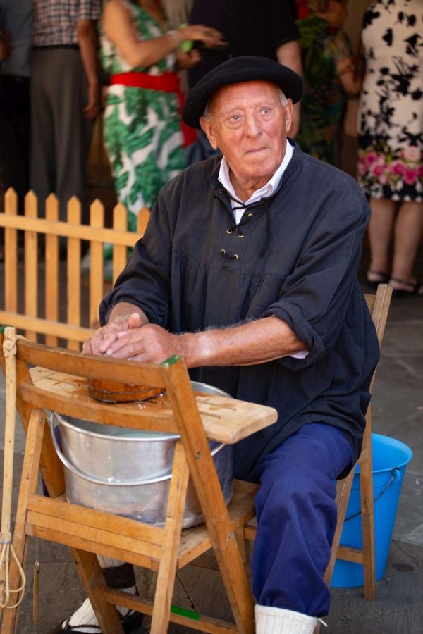 El Artzain Eguna de Gipuzkoa ha cumplido este domingo 28 años celebrándose en el centro de Legazpi, con la flor y nata del pastoreo del territorio como protagonistas.