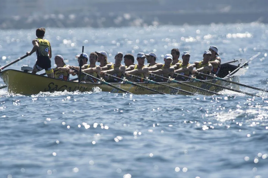 La bahía de San Sebastián ha acogido este domingo la regata de la Bandera de La Concha.