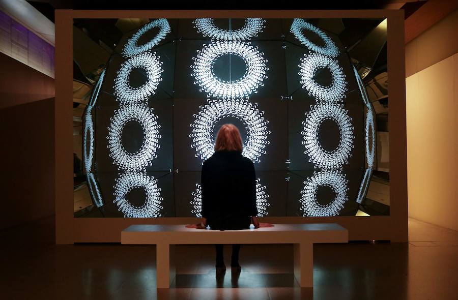 Puerto Rico, Colombia, Argentina, Brasil y Guatemala han debutado en la Bienal de Diseño de Londres, una exhibición de arte contemporáneo en la que participan 40 países de todo el mundo.Bajo el título «Emotional States» (estados emocionales), la propuesta de esta segunda edición, que se podrá visitar hasta el 23 de septiembre en la Somerset House, anima a los asistentes a explorar cómo el diseño influye en los sentimientos.