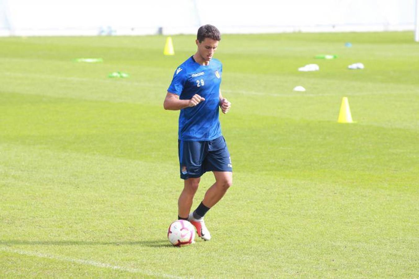 Los jugadores de la Real Sociedad se han vuelto a ejercitar en una nueva sesión en Zubieta.