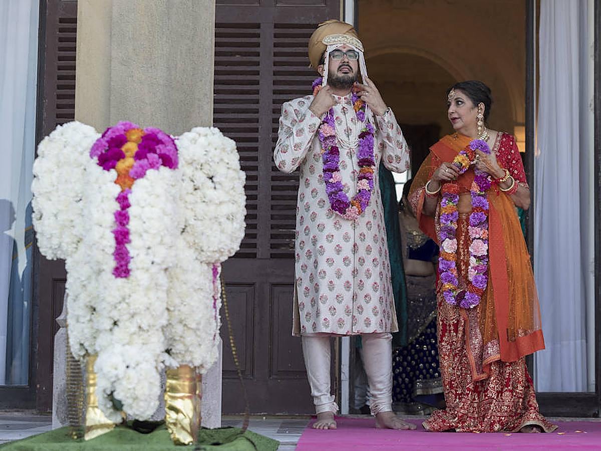 Un hindú y una filipina se casan en Donostia por los ritos católico e hindú